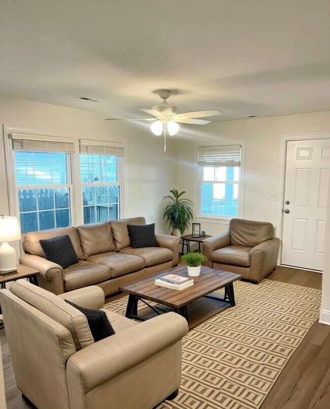 Foto del edificio - 3 Bed 1 Bath Single Family Brick Home