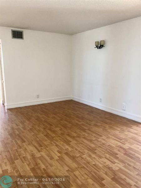 Foto del edificio - 500 NE 2nd St