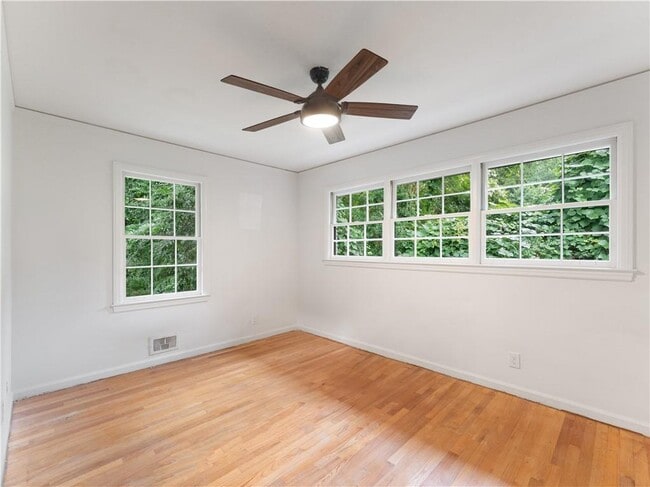 Building Photo - 1685 Dunwoody Pl NE