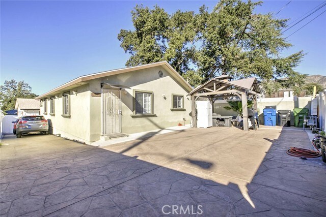 Foto del edificio - 10531 Greenburn Ave