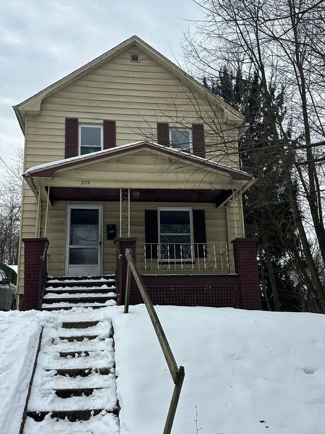 Foto principal - 3bd Single Family Akron