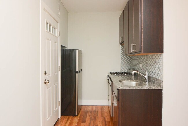 Foto del edificio - 2910 N Mildred Ave