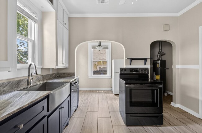 Foto del edificio - 3719 W Markham St