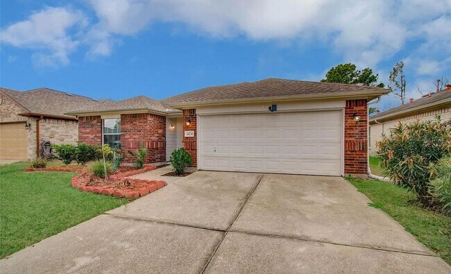 Foto del edificio - 18135 Flower Grove Ct