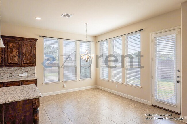 Foto del edificio - 232 Whitewing Ln
