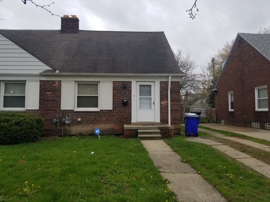 Primary Photo - 17150 Sioux St