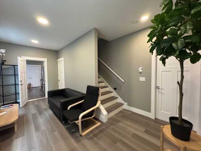 Photo du bâtiment - 641 Lambert Ave