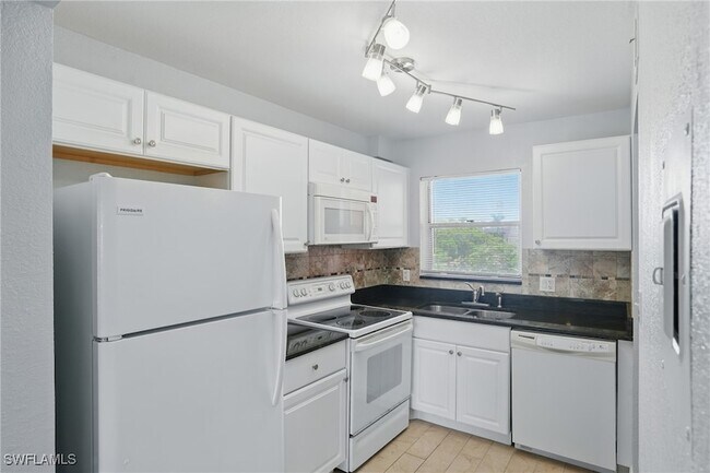 Foto del edificio - 170 Turtle Lake Ct