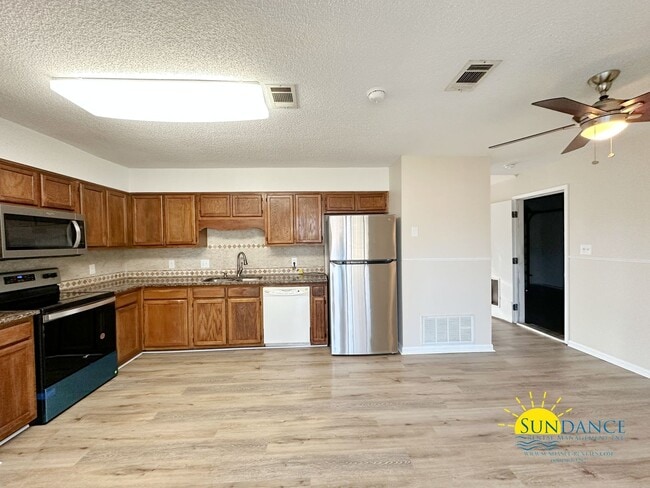 Building Photo - Lovely 3 Bedroom Home in Mary Esther!
