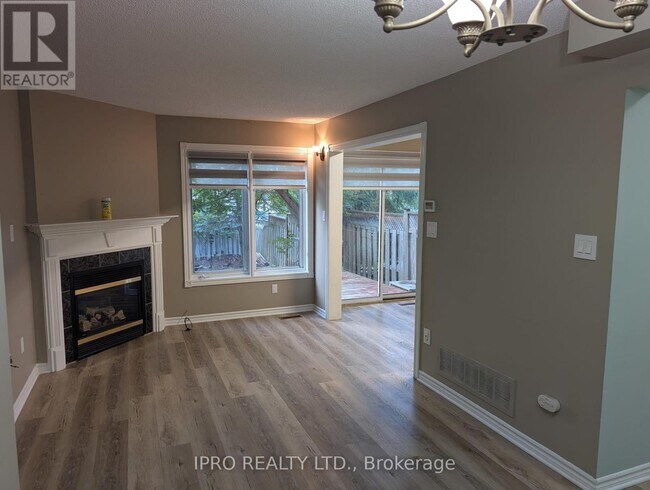 Building Photo - 44 Mistleflower Ct