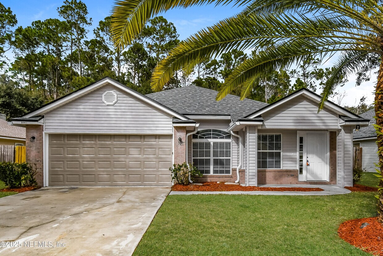 Foto principal - 9441 Harrier Ct