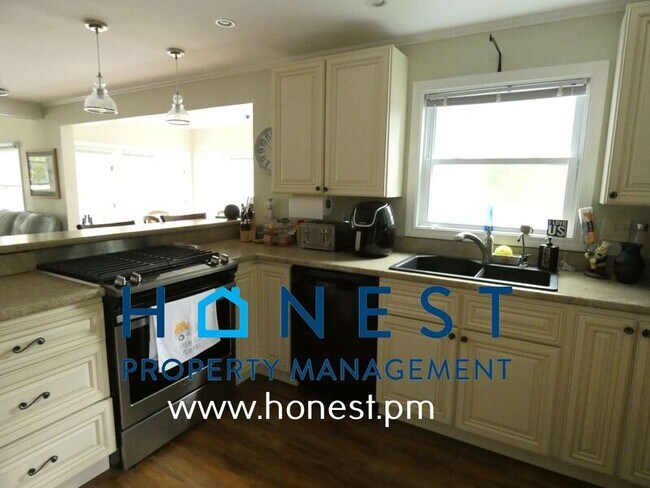 Foto del edificio - 113 Williamson Rd