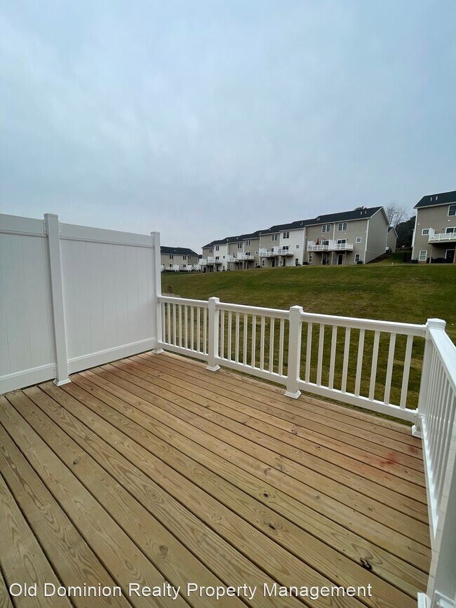 Building Photo - 3 br, 2.5 bath House - 1072 Harvest Court
