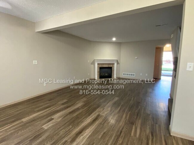 Foto del edificio - SOUTH GARDEN TOWNHOMES