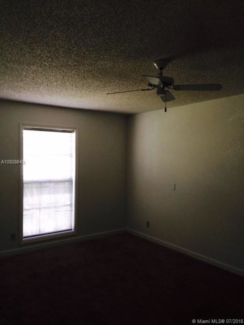 Building Photo - 5080 Heather Hill Ln