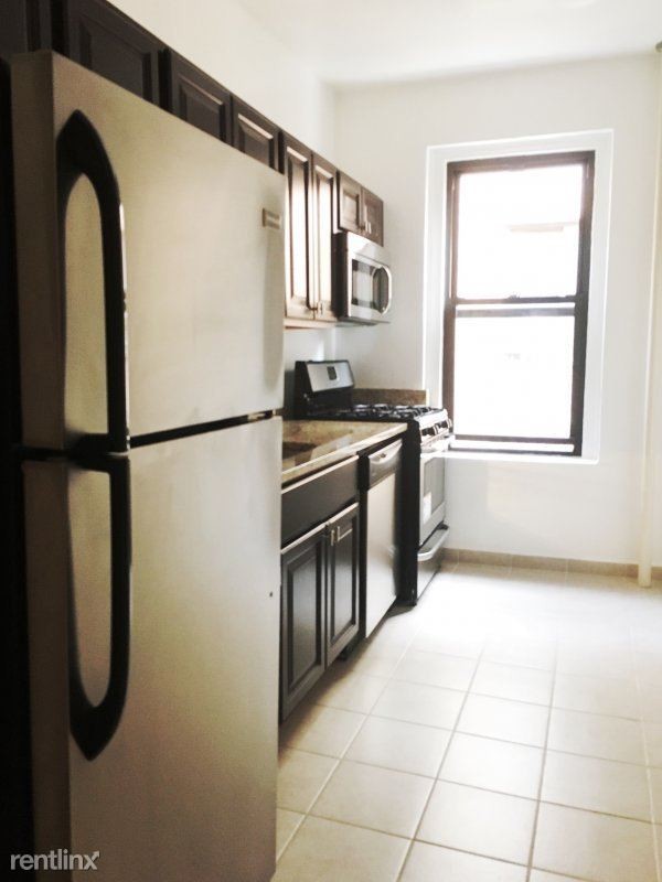 Building Photo - 89 Thayer St