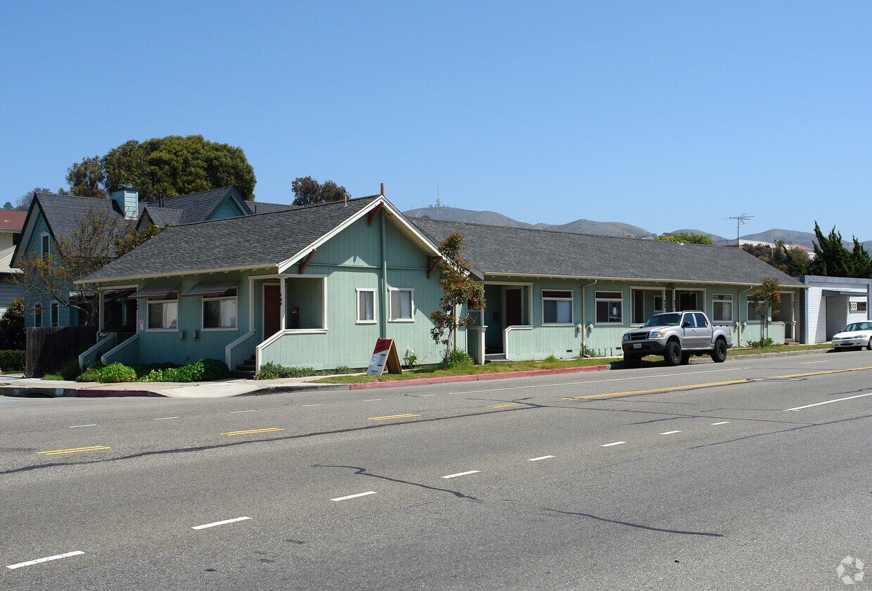 Primary Photo - 309-327 E Thompson Blvd