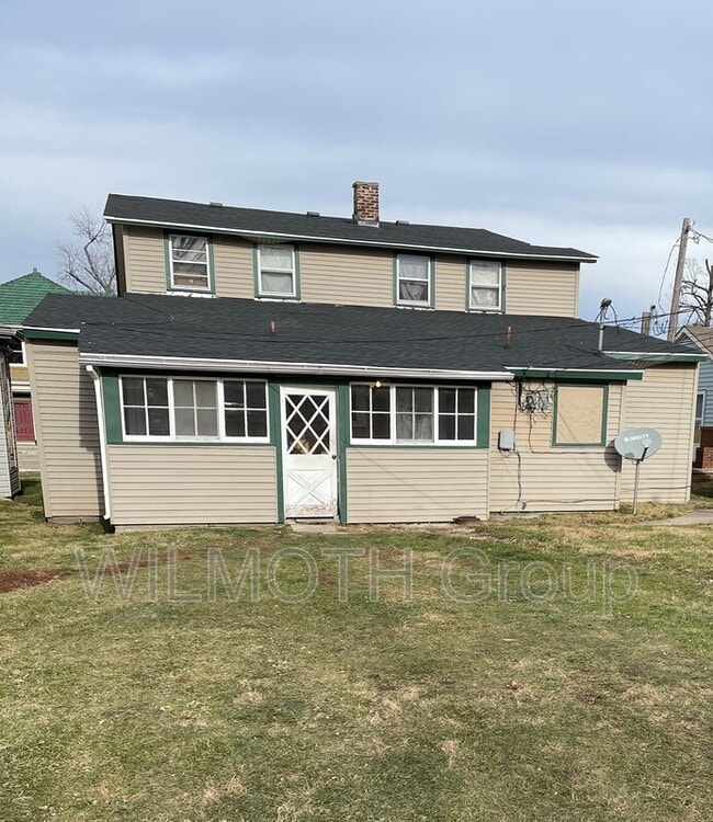 113 E Wabash Ave, Crawfordsville, IN 47933 House Rental in Crawfordsville, IN