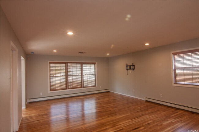 Building Photo - 117 Highland Dr