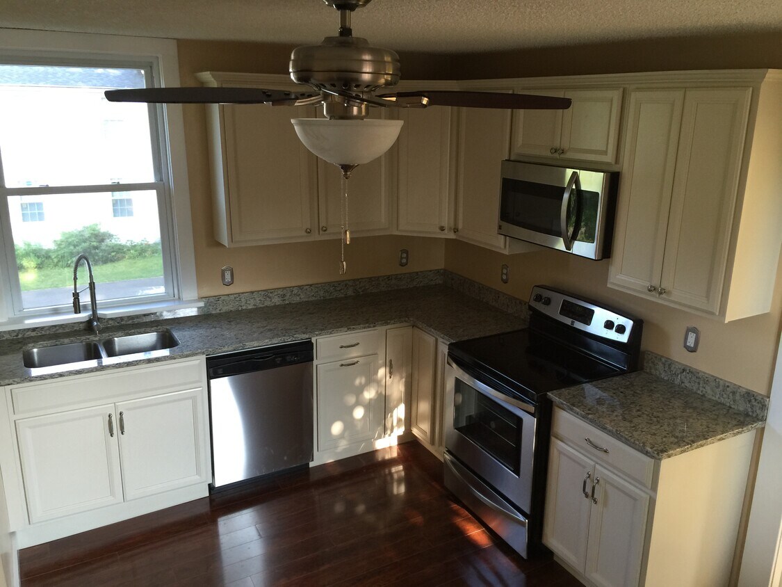 649 Main St, Somers, CT 06071 Apartments in Somers, CT