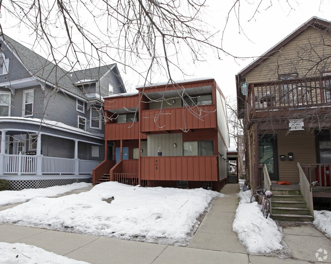 Building Photo - 409 W Doty St