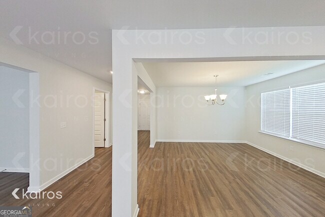 Building Photo - 201 Redwood Ct
