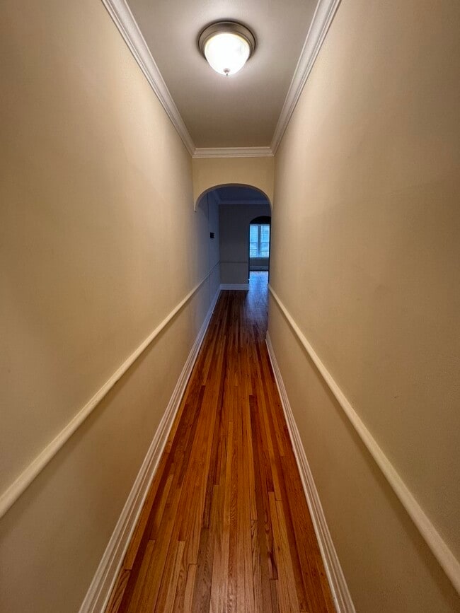 Building Photo - 2221 W Arthur Ave