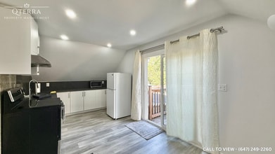 Building Photo - 617 Rosseau Rd
