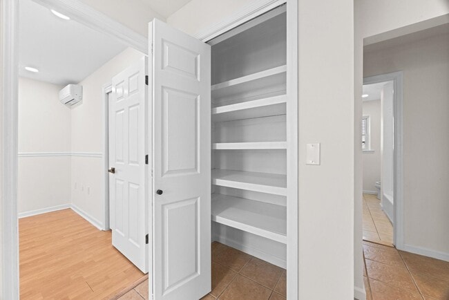 Building Photo - 737 10th St