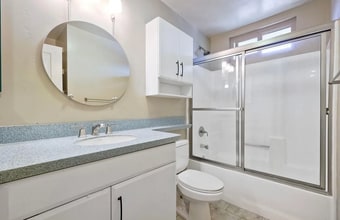 Building Photo - 5532 Adelaide Ave