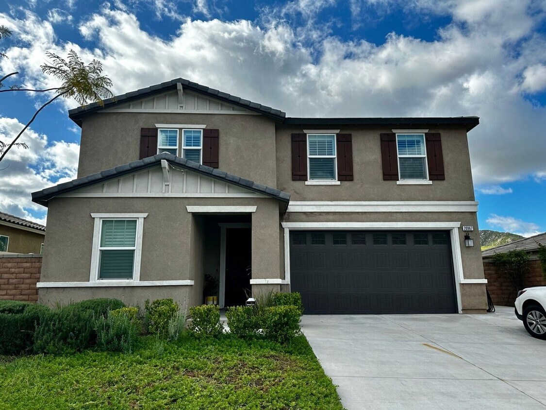 Primary Photo - 4 Bedroom Single Family Home in Riverside