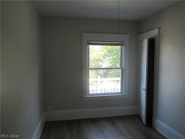 Foto del edificio - 1518 Ridgewood Ave