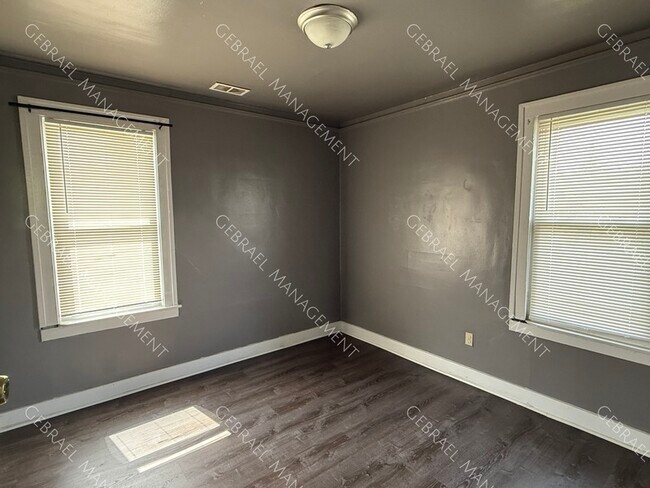 Building Photo - 5506 Linsdale St