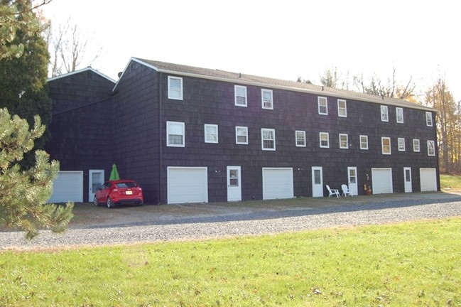 Building Photo - 327 S Amenia Rd