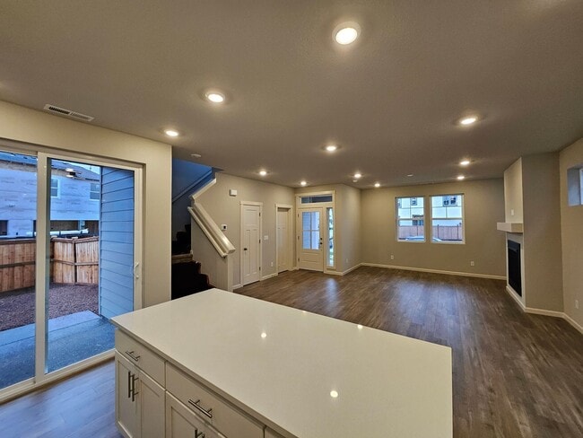 Building Photo - 4112 SE 83rd Ave