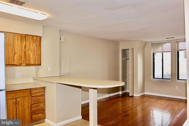 Foto del edificio - 1426 W Porter St