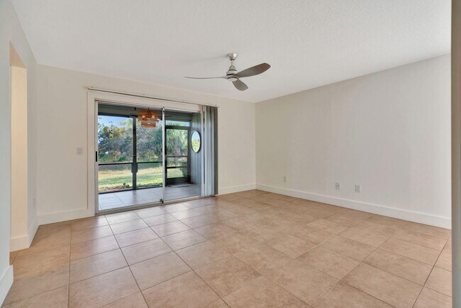 Foto del edificio - 8132 SE Croft Cir