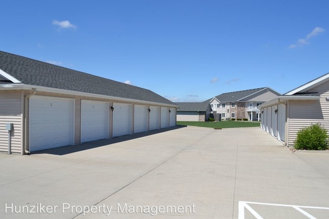 Building Photo - 3801 Tiverton Ct
