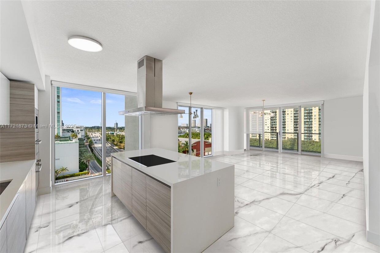 Foto principal - 330 Sunny Isles Blvd