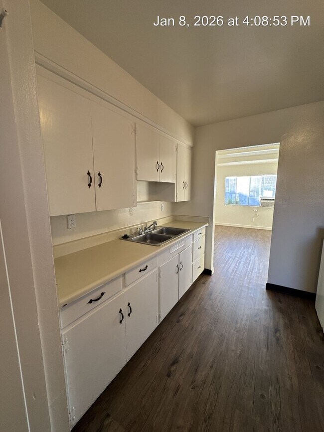 Building Photo - 3236