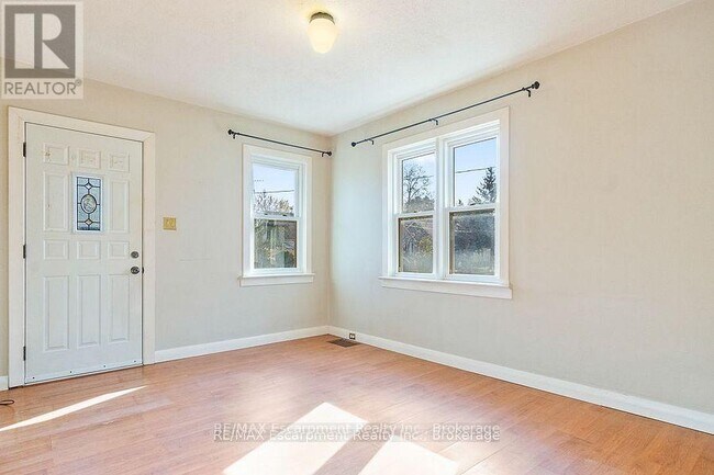 Photo du bâtiment - 115 Stewart St