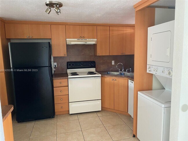 Foto del edificio - 3750 NW 115th Ave