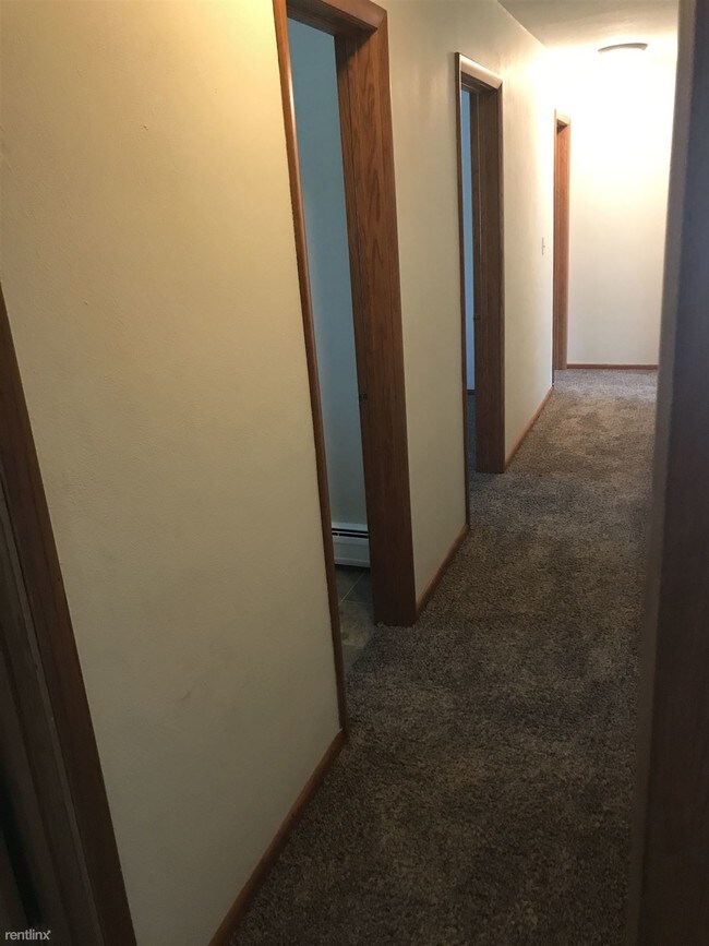 Building Photo - 3 br, 1 bath  - 1313 14th St S