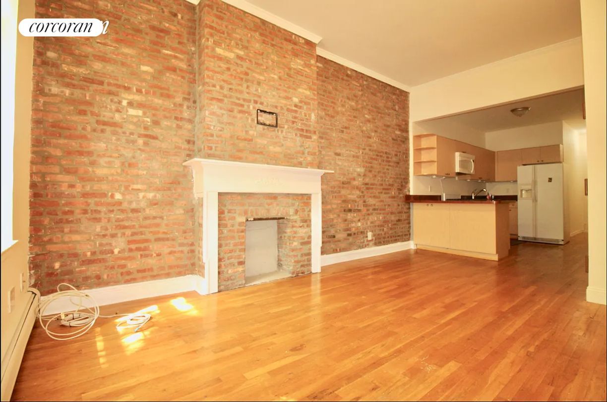Primary Photo - 207 Taaffe Pl