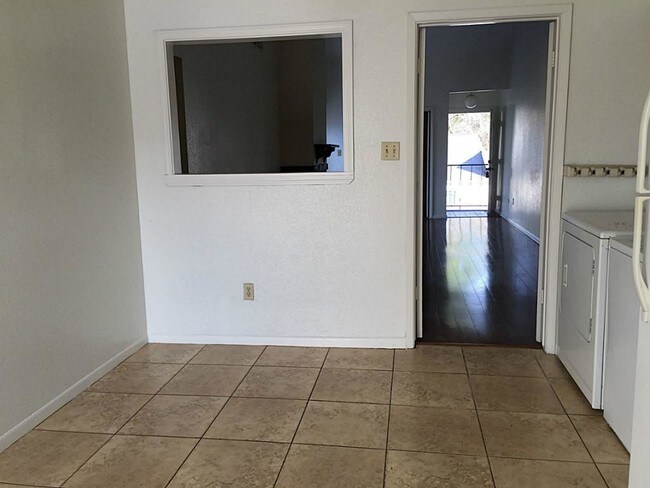 Foto del edificio - 6401 Deihl Rd