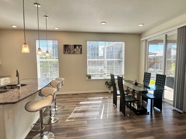 Foto del edificio - 5 Bedroom Single Family Home in Broomfield