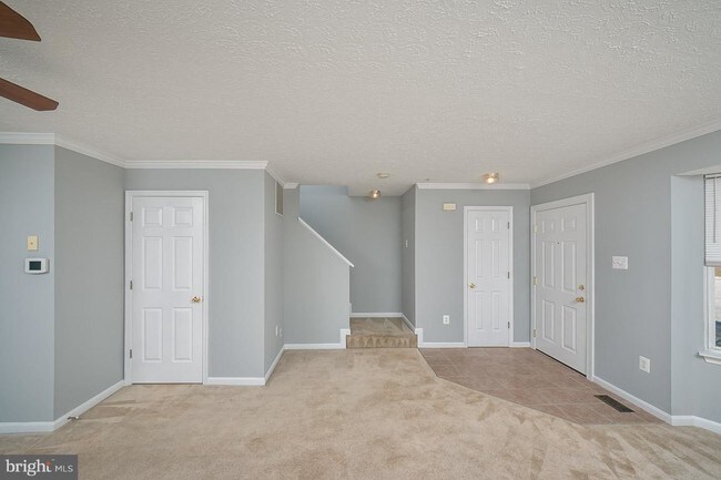 Building Photo - 505 Green Valley Ct