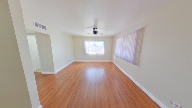 Foto del edificio - 512 North Cir