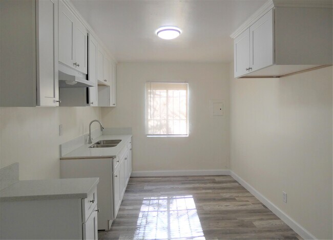 Foto del edificio - 1170 E Market St