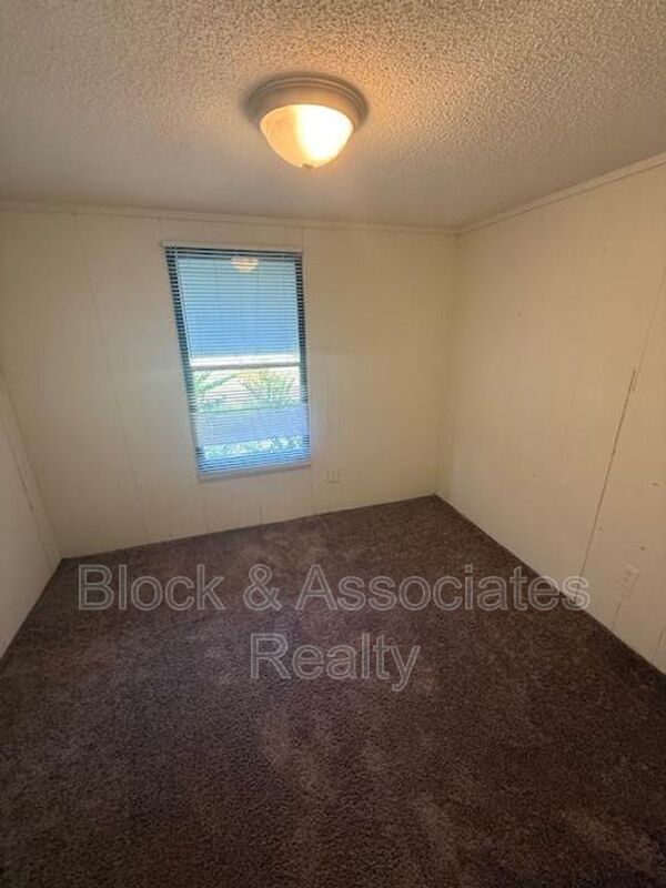 Foto del edificio - 5625 Newman Davis Rd